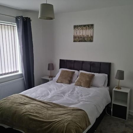 5 Bedroom House - Cheshire Oaks Ellesmere Port Bagian luar foto