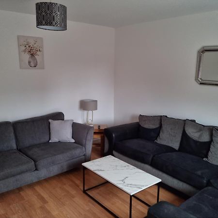 5 Bedroom House - Cheshire Oaks Ellesmere Port Bagian luar foto