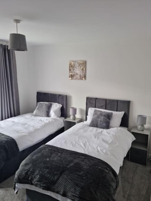 5 Bedroom House - Cheshire Oaks Ellesmere Port Bagian luar foto